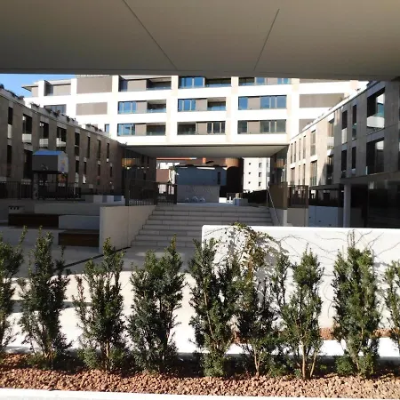 Апартаменти Ideal Homebase *